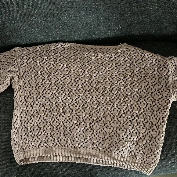 i am selling a over sweater -Never Worn- - Picture 4 of 5